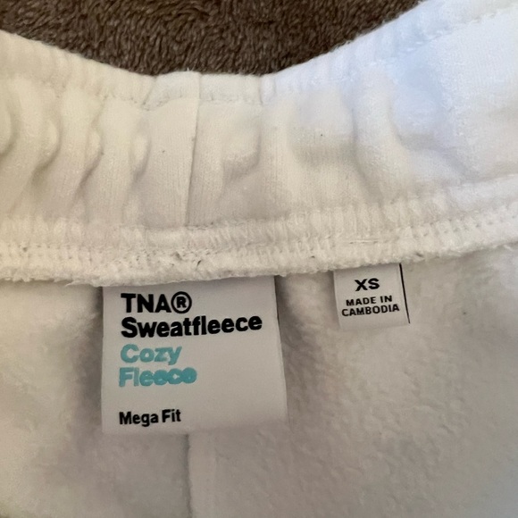 Aritzia Cozy Fleece Mega Sweatpants - Picture 2 of 2